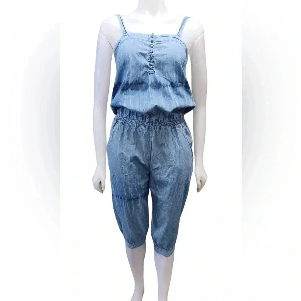 Units  Capri Jumpsuit Size 38/Medium